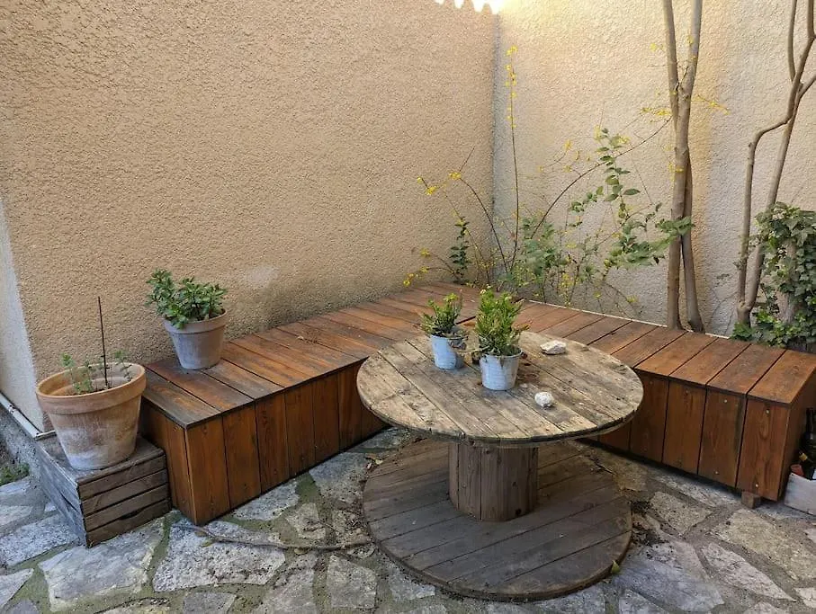 Maison Cosy Et Jardin 아비뇽 0*,